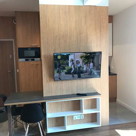 Apartment Jagielonska 42 *